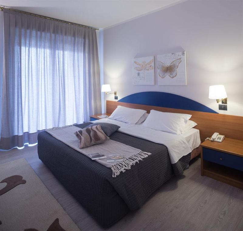 Roero Park Hotel Sommariva Perno Luaran gambar