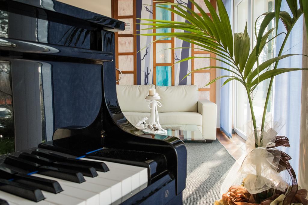 Roero Park Hotel Sommariva Perno Luaran gambar