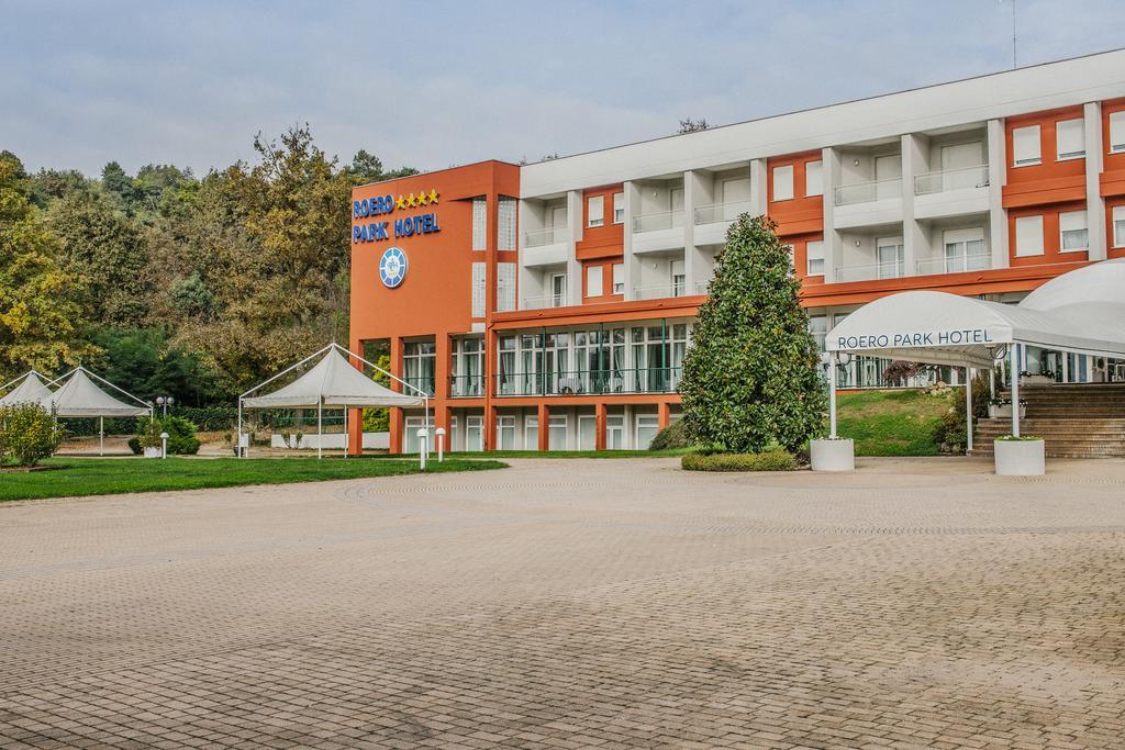 Roero Park Hotel Sommariva Perno Luaran gambar