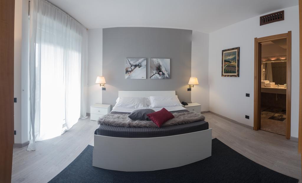 Roero Park Hotel Sommariva Perno Luaran gambar