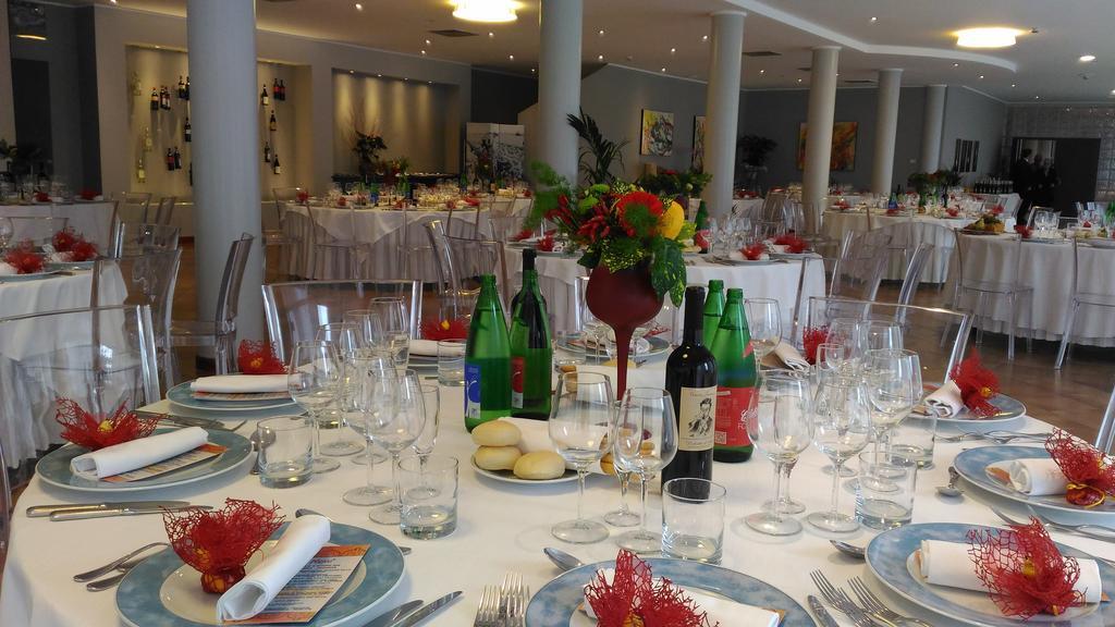 Roero Park Hotel Sommariva Perno Luaran gambar