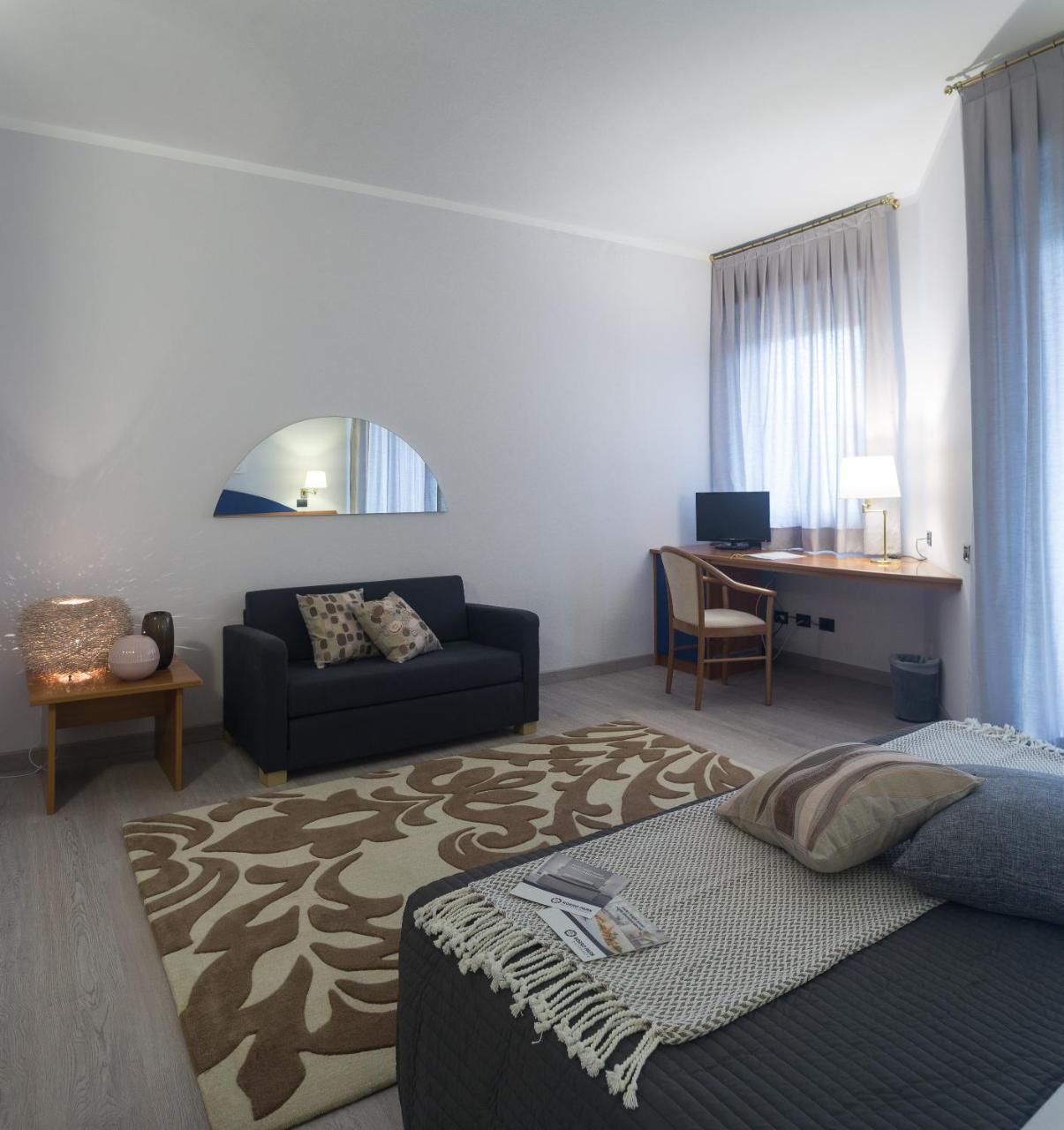 Roero Park Hotel Sommariva Perno Luaran gambar