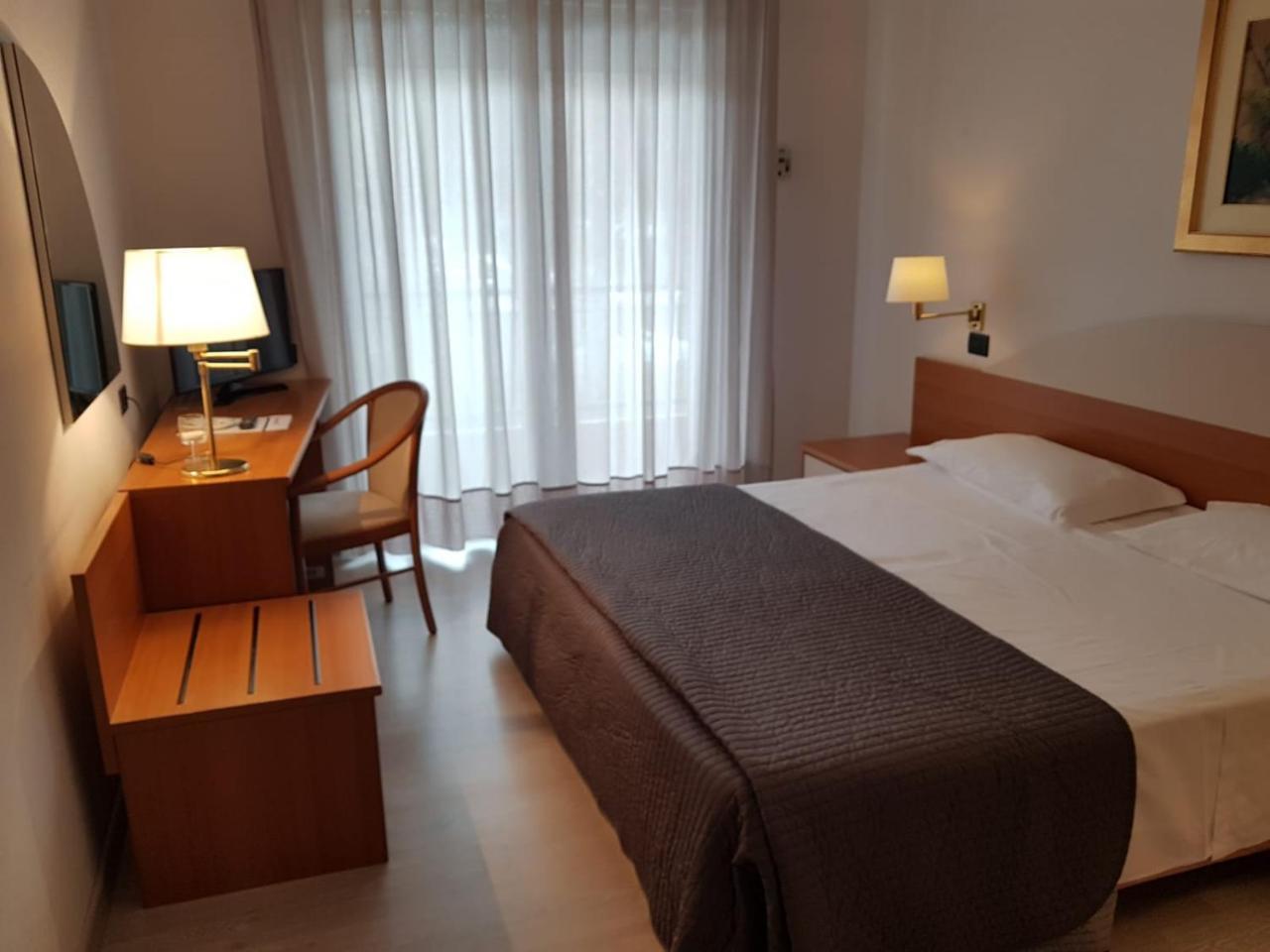 Roero Park Hotel Sommariva Perno Luaran gambar