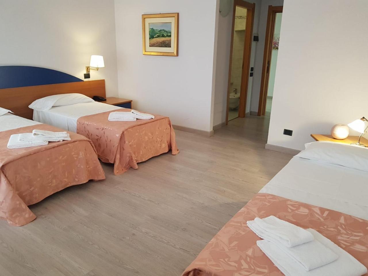 Roero Park Hotel Sommariva Perno Luaran gambar