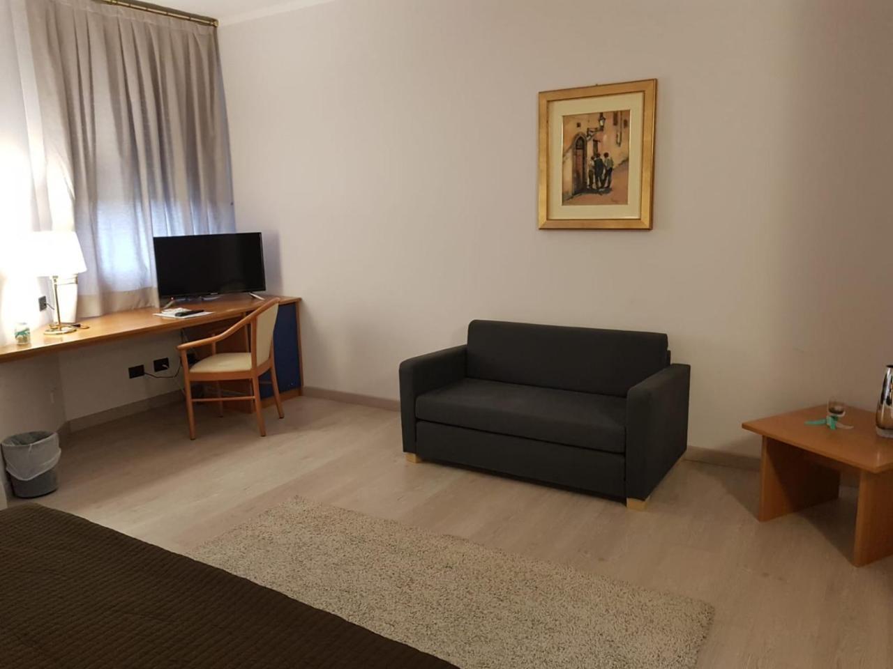 Roero Park Hotel Sommariva Perno Luaran gambar