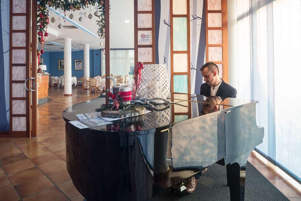 Roero Park Hotel Sommariva Perno Restoran gambar